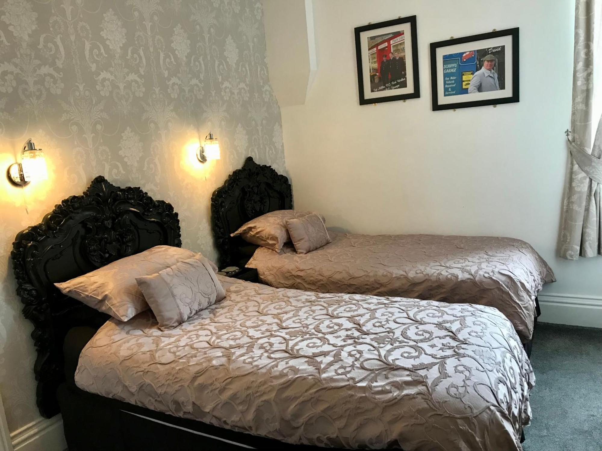 Norman Guest House With Free Parking Whitby Exterior photo